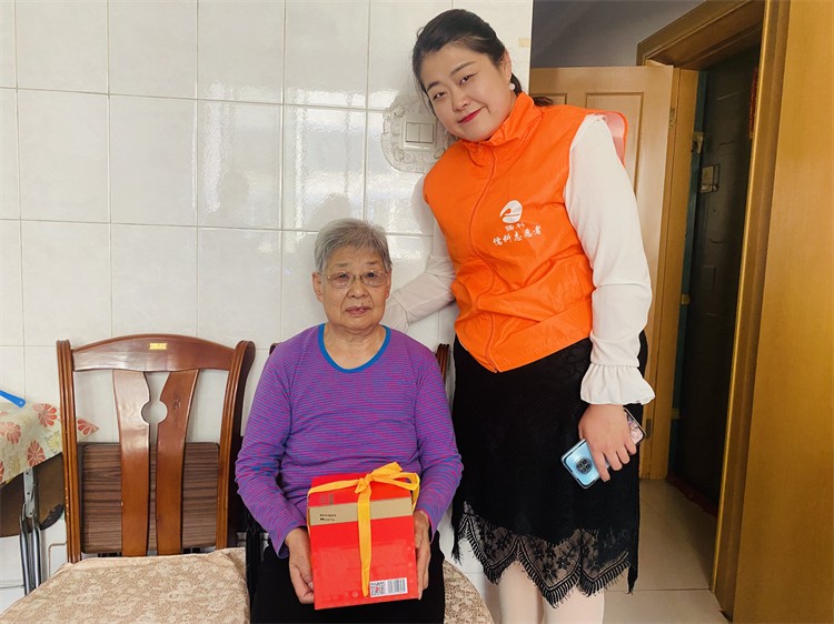 社區(qū)服務(wù)